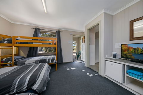 Border Village Roadhouse - SA Accommodation 7