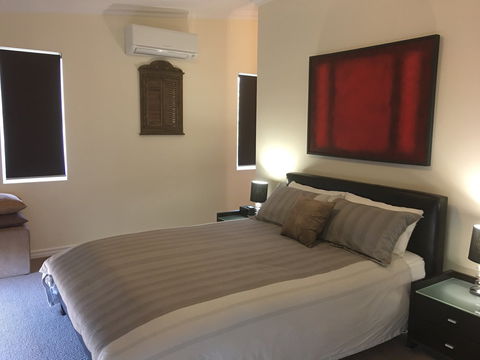 Kangaroo Hollow Preston Beach - SA Accommodation 3