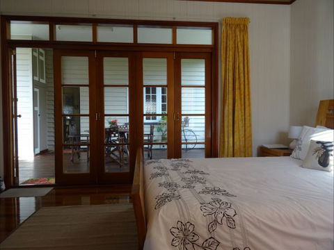 Le Piaf On Treasure Bed And Breakfast - SA Accommodation 4