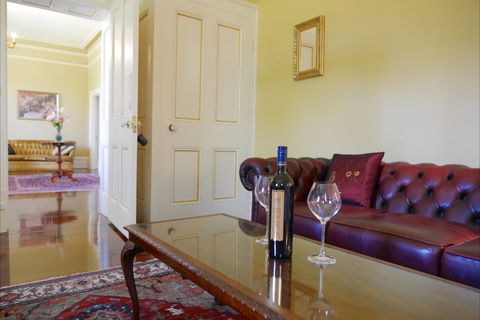 Martinsell Manor - SA Accommodation 8