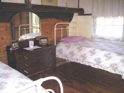 Savernake Farm Stay - SA Accommodation 2