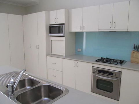 Studio One Accommodation - SA Accommodation 3