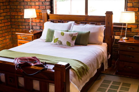 The Creek Cottage - SA Accommodation 1