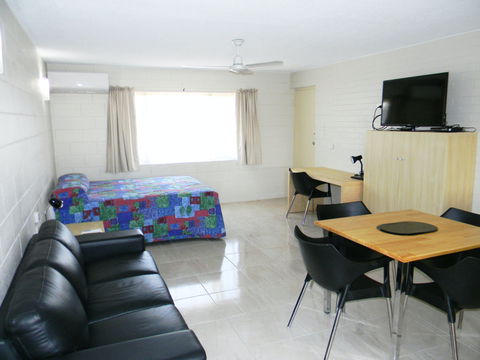 The Rover Holiday Units/Motel - SA Accommodation 4