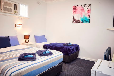 Wattle Grove Motel And Villa - SA Accommodation 1