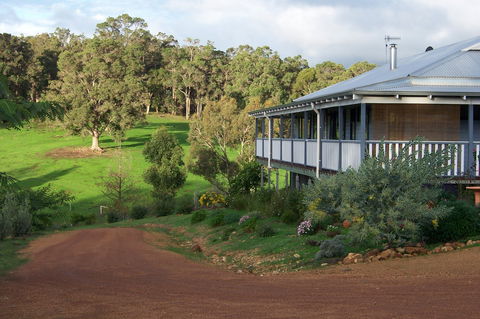 Blue House Bed And Breakfast - SA Accommodation 0