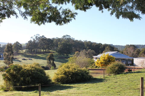 Blue House Bed And Breakfast - SA Accommodation 1