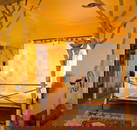 Eternity Springs Art Farm Bed and Breakfast - SA Accommodation