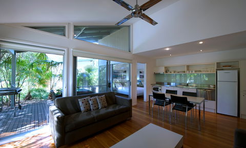 Mobys Beachside Retreat - SA Accommodation 2