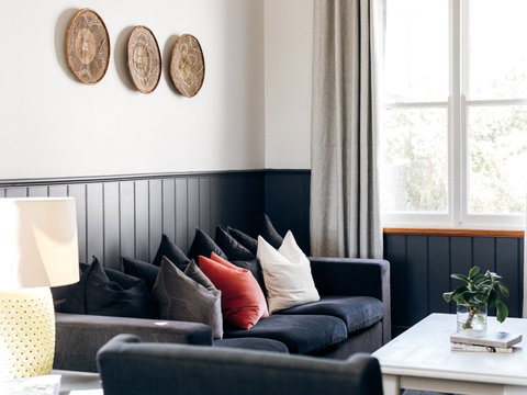 Rose Cottage With Vineyard Views - SA Accommodation 6