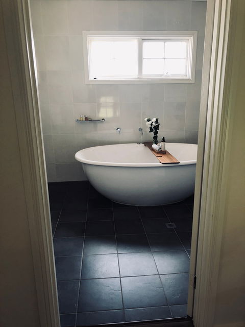 Tomfoolery Winemaker's Cottage - SA Accommodation 1