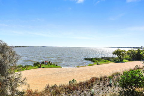 25 Captain Sturt Parade - Hindmarsh Island - SA Accommodation 1