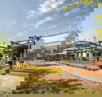 5 Rooms at the Stirling Hotel - SA Accommodation