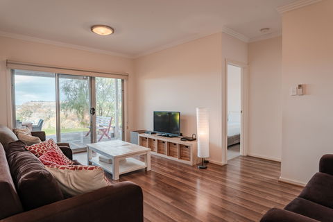 Aruma Executive Holiday Home - SA Accommodation 2