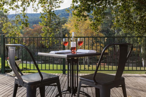 Oscar's On The Yarra - SA Accommodation 2