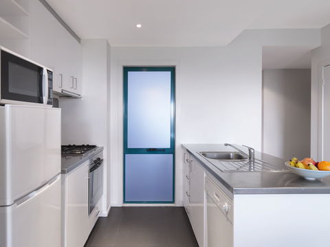 Adina Apartment Hotel St Kilda - SA Accommodation 2