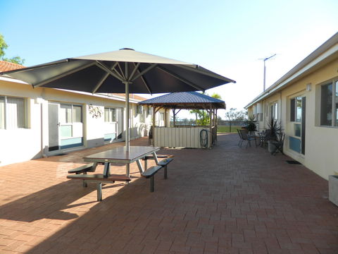 API Pelican Beach Front Apartments Kalbarri - SA Accommodation 2