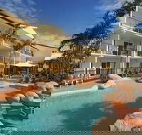Cairns Queenslander Hotel and Apartments - SA Accommodation
