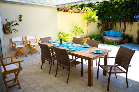 Cottesloe Artist's Beach Retreat - SA Accommodation 1
