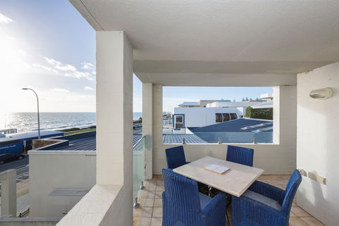 Cottesloe Blue Apartment - SA Accommodation 1