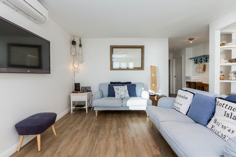 Cottesloe Blue Apartment - SA Accommodation 2