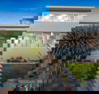 Elanora - SA Accommodation