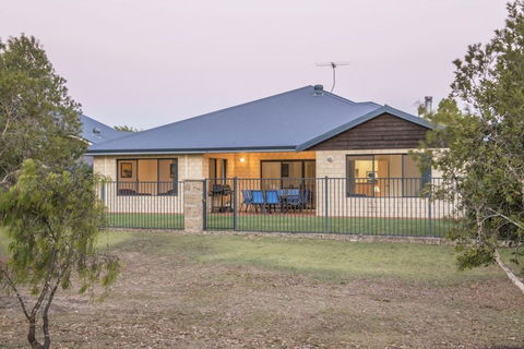 Fairway View - SA Accommodation 0