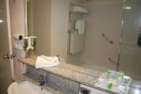 Grand Country Lodge - SA Accommodation 2