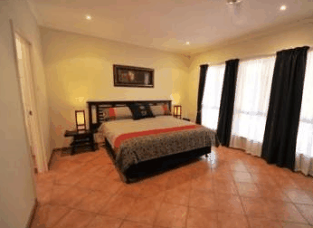 Ochre Moon - SA Accommodation 2