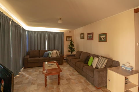 78  River Lane Mannum -River Shack Rentals - SA Accommodation 2
