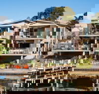 Gippsland Lakehouse - SA Accommodation
