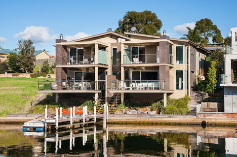 Gippsland Lakehouse - SA Accommodation 0
