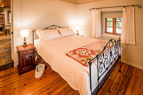Lucy's House - SA Accommodation 2