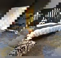 One Paddock Currency Creek Villas and RETREAT - SA Accommodation