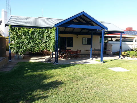 Phoenix Cottage - SA Accommodation 2