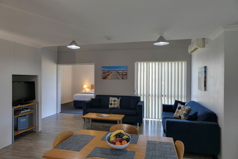 Amalfi Resort  Busselton - SA Accommodation 2
