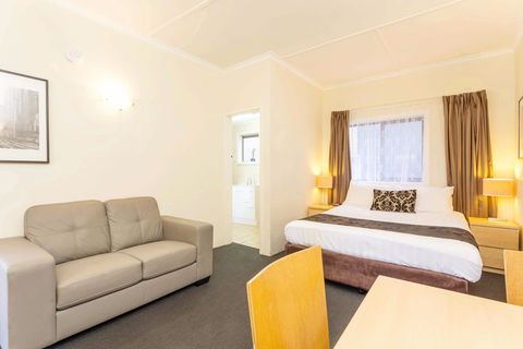 Club Motel And Apartments - SA Accommodation 2