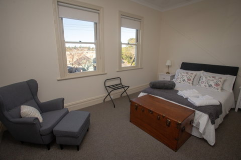 Helensburgh Hotel - SA Accommodation 2