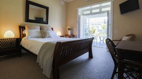 Merewether Beach House B And B - SA Accommodation 2