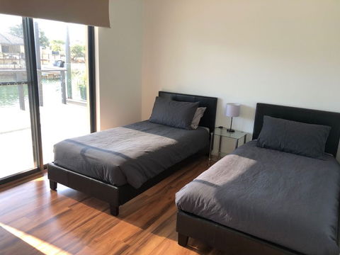 Port Bouvard Retreat - Large Family Friendly Canal Home With Private Jetty - SA Accommodation 2