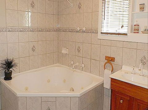 Ruby's Cottage - SA Accommodation 2