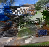 The Boathouse Narrawallee - SA Accommodation