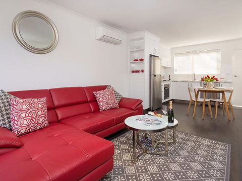 Understated Elegance - Affordable Luxury - SA Accommodation 0