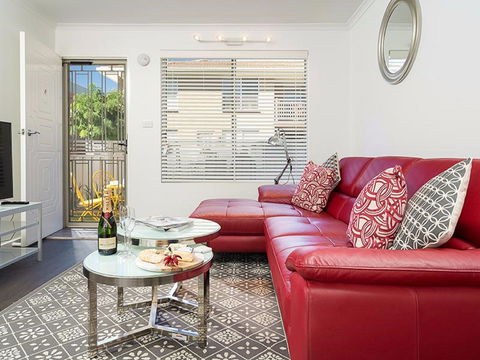 Understated Elegance - Affordable Luxury - SA Accommodation 2