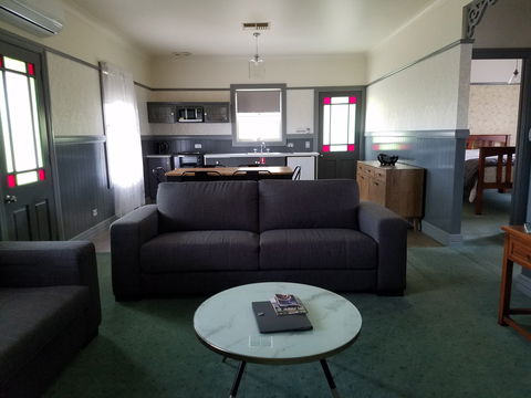 Wagga Wagga Country Cottages - SA Accommodation 0