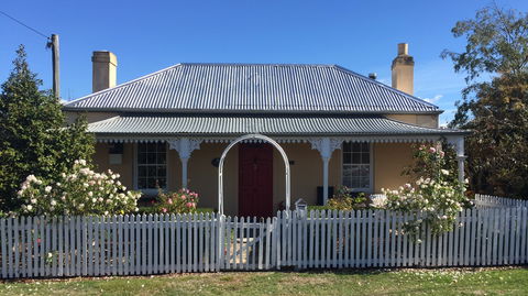 Bellamona - Cosy Georgian Cottage - SA Accommodation 0