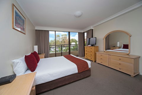 BreakFree Capital Tower - SA Accommodation 1