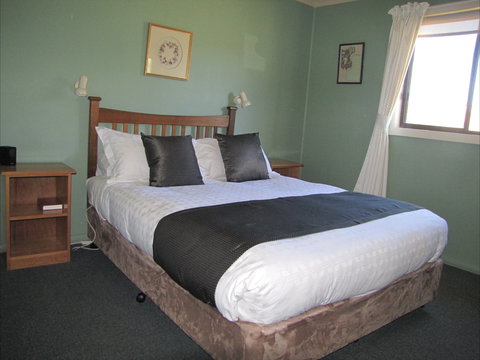 Engadine Cottage - SA Accommodation 2