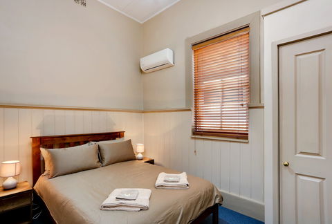 McCulloch's Rest - SA Accommodation 1