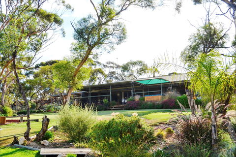 River Boat Road Cadell -River Shack Rentals - SA Accommodation 0